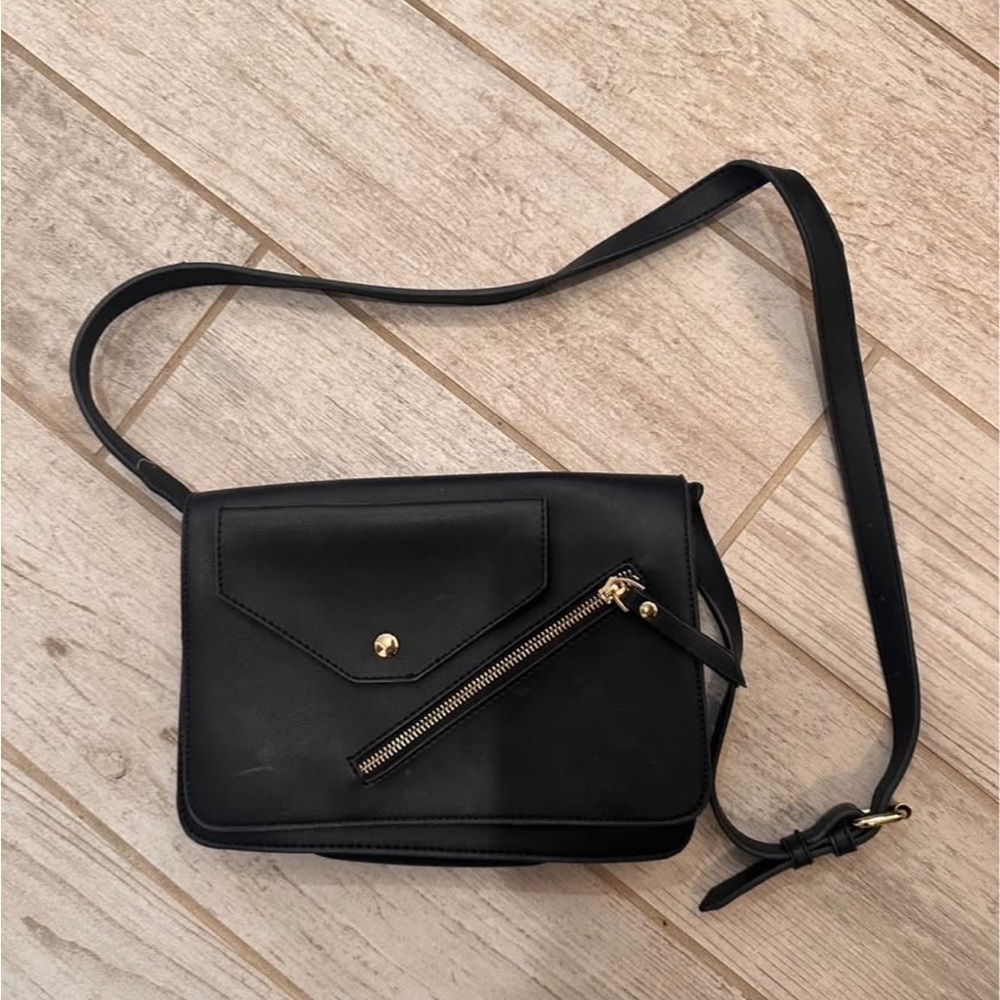 Classic Black Crossbody Bag with Gold Hardware
